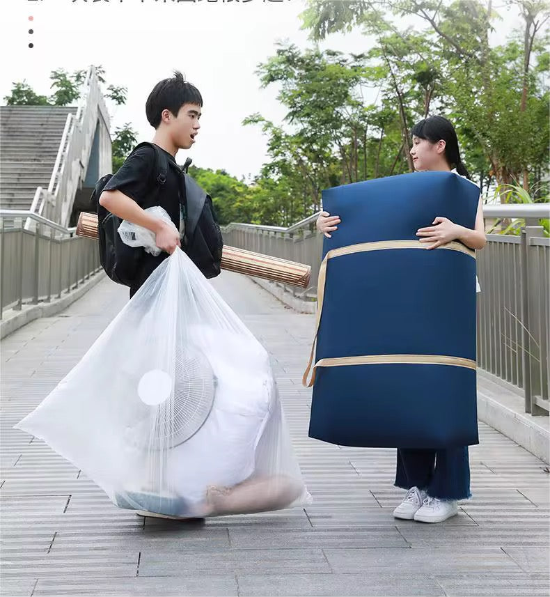 Thick Home Clothing Storage Bag.( Get 3 bags for the price of 1 ) . Payment on delivery within Accra and Tema only. Same day delivery depending on the time.  OUTSIDE ACCRA ORDERS IS PAYMENT BEFORE DELIVERY.