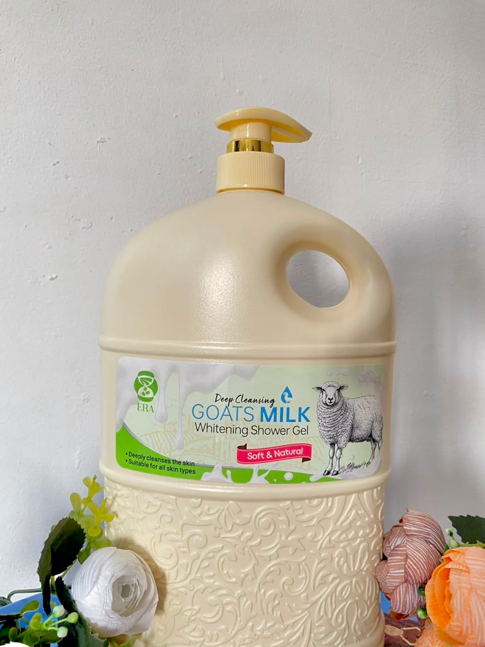 Goat milk Brightening shower gel 2liters. Free delivery within Accra if you order today. Outside Accra is payment before delivery.